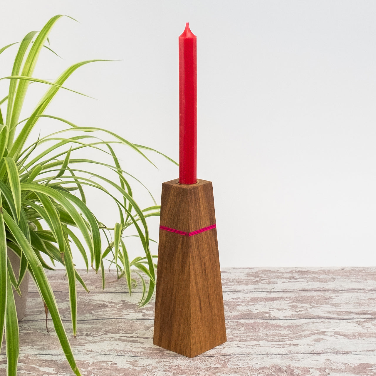 Konischer Kerzenhalter „Naturlicht“, Quadratisch - Pink